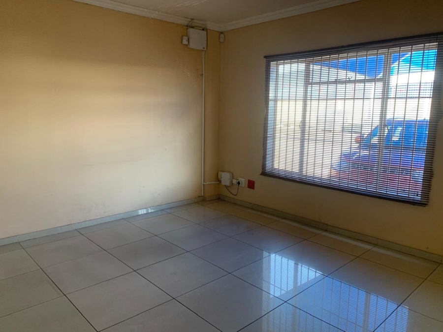 To Let commercial Property for Rent in Hamilton Free State